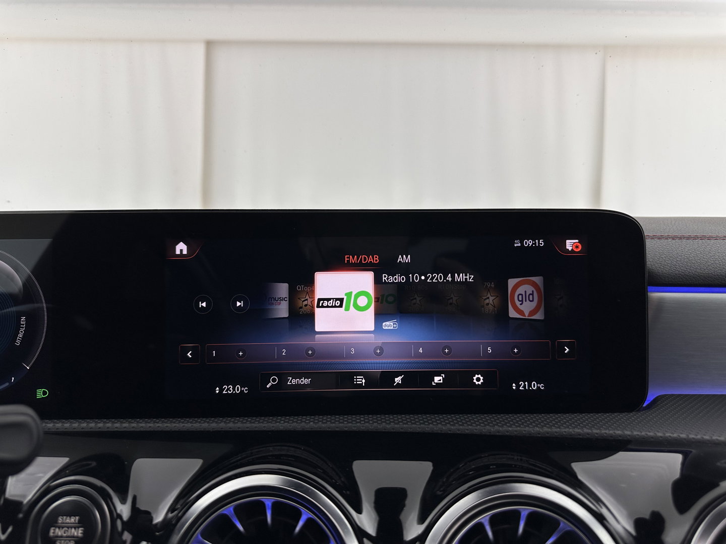 Mercedes-Benz CLA-Klasse 250 e AMG Limited Business Solution (Plug-in) (INCL-BTW) Aut. *PANO | LEATHER-MICROFIBRE | MULTIBEAM-LED | BLINDSPOT | WIDESCREEN-COCKPIT | AMBIENTLIGHT | CAMERA | M-BUX-NAVI | ECC | SHIFTPADDLES | PDC | ADAPTIVE-CRUISE | DAB | 18"ALU*