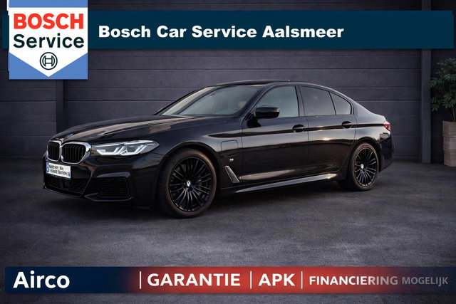 BMW 5 Serie - 545e xDrive High Executive /Schuif-Dak / Camera /Dealer Onderhouden /