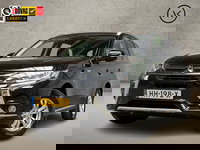 Mitsubishi Outlander - 2.0 PHEV Deluxe 204Pk Automaat (NAVIGATIE, CAMERA, LEDER/ALCANTARA, KEYLESS, SPORTSTOELEN, TREKHAAK, GETINT GLAS, CRUISE, NIEUWE APK, NIEUWSTAAT)