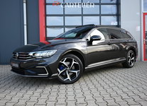 Volkswagen Passat - Variant Business 1.4 TSI PHEV GTE Business 218PK | Pano | Led | Carplay | Trekhaak | ACC | Stoel & Stuurwielverwarming | Trekhaak | Leder | Massage | Virtual Cockpit | SOH 93%