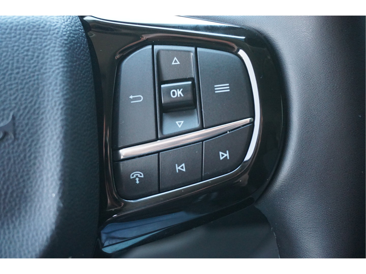 Ford Transit Custom 300L 170PK Limited DC AUT BPM VRIJ!! Navi, 360° Camera, Trekhaak, LED, 17" LM!! NR. 567