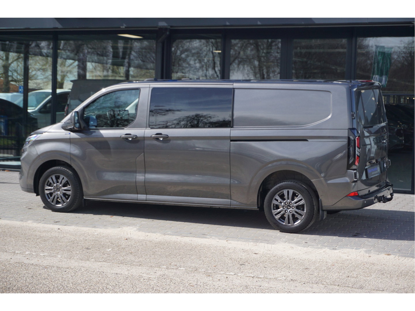 Ford Transit Custom 300L 170PK Limited DC AUT BPM VRIJ!! Navi, 360° Camera, Trekhaak, LED, 17" LM!! NR. 567