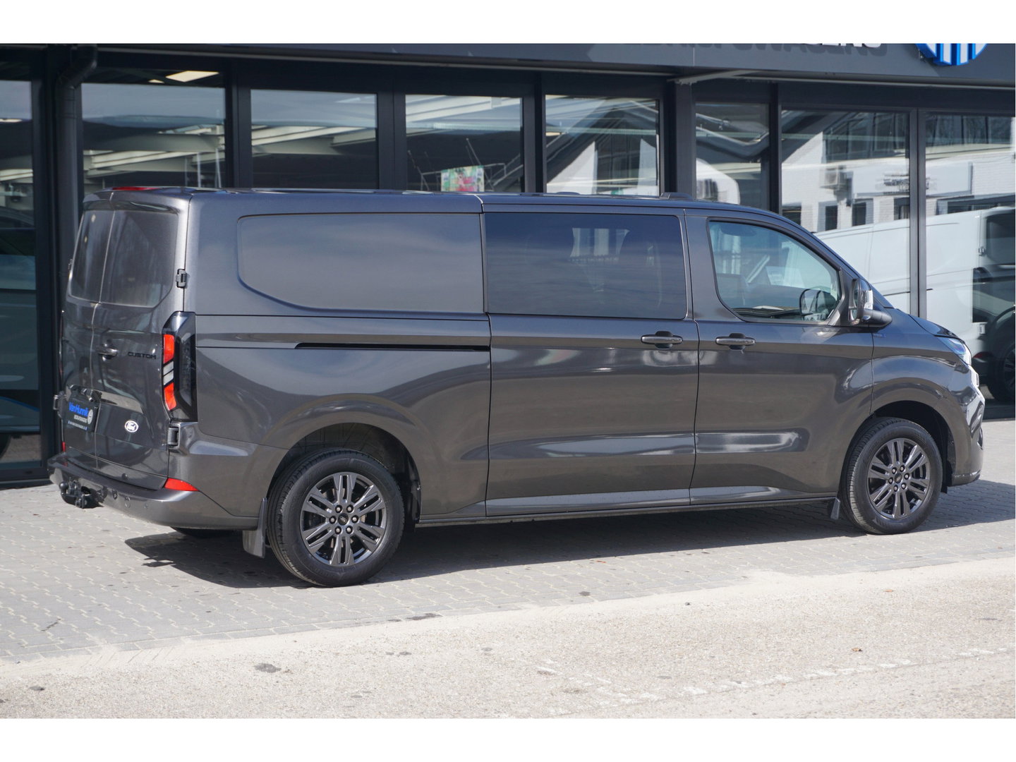 Ford Transit Custom 300L 170PK Limited DC AUT BPM VRIJ!! Navi, 360° Camera, Trekhaak, LED, 17" LM!! NR. 567