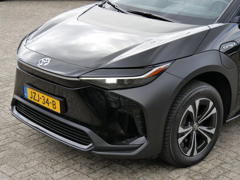 Toyota Bz4x 71kWh/ 360° CAMERA/ ELEKT. KLEP/ HALF LEDEREN INTERIEUR
