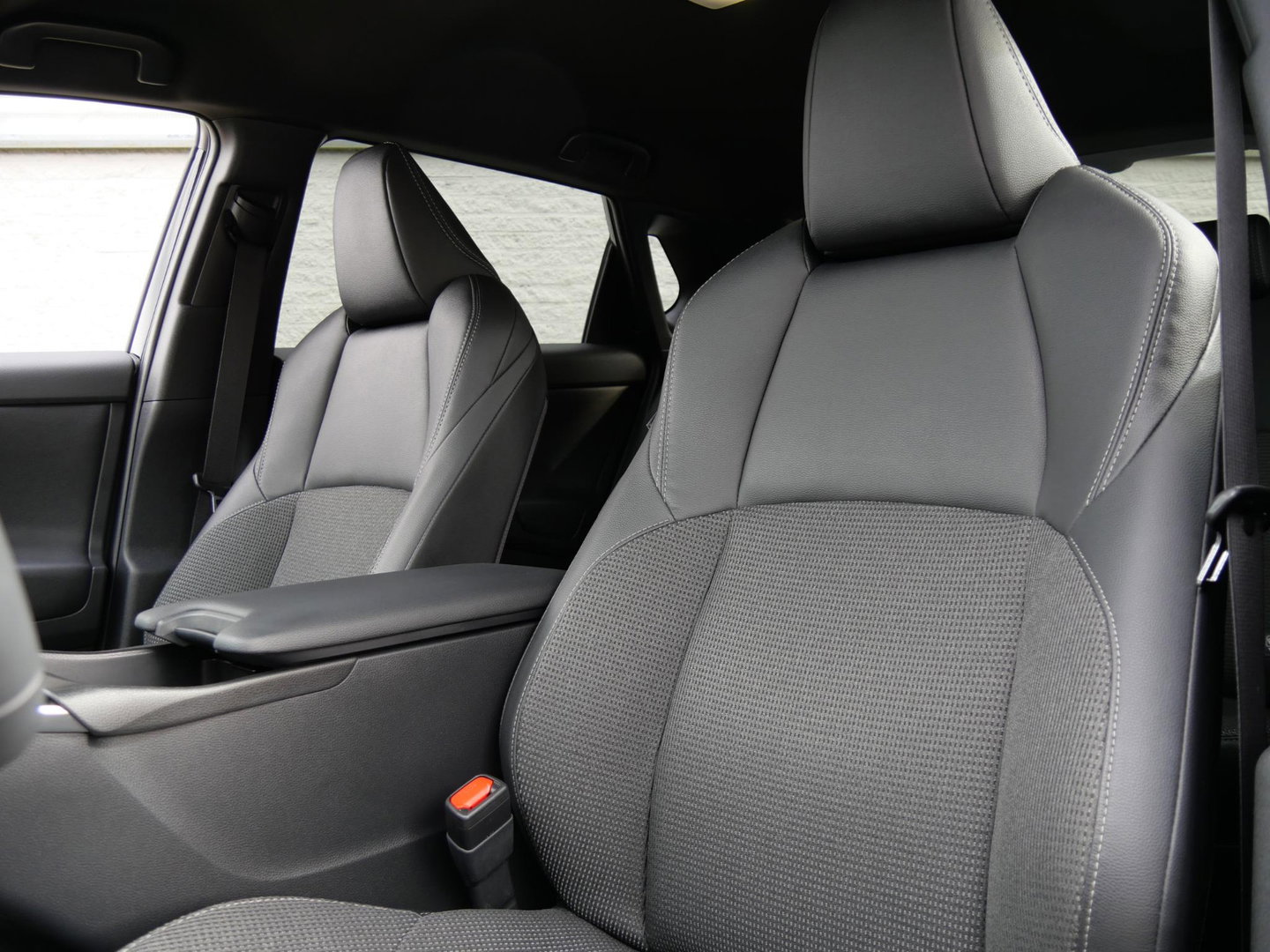 Toyota Bz4x 71kWh/ 360° CAMERA/ ELEKT. KLEP/ HALF LEDEREN INTERIEUR