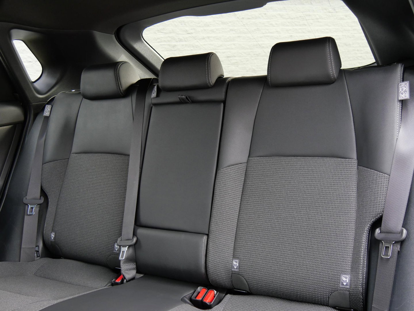 Toyota Bz4x 71kWh/ 360° CAMERA/ ELEKT. KLEP/ HALF LEDEREN INTERIEUR