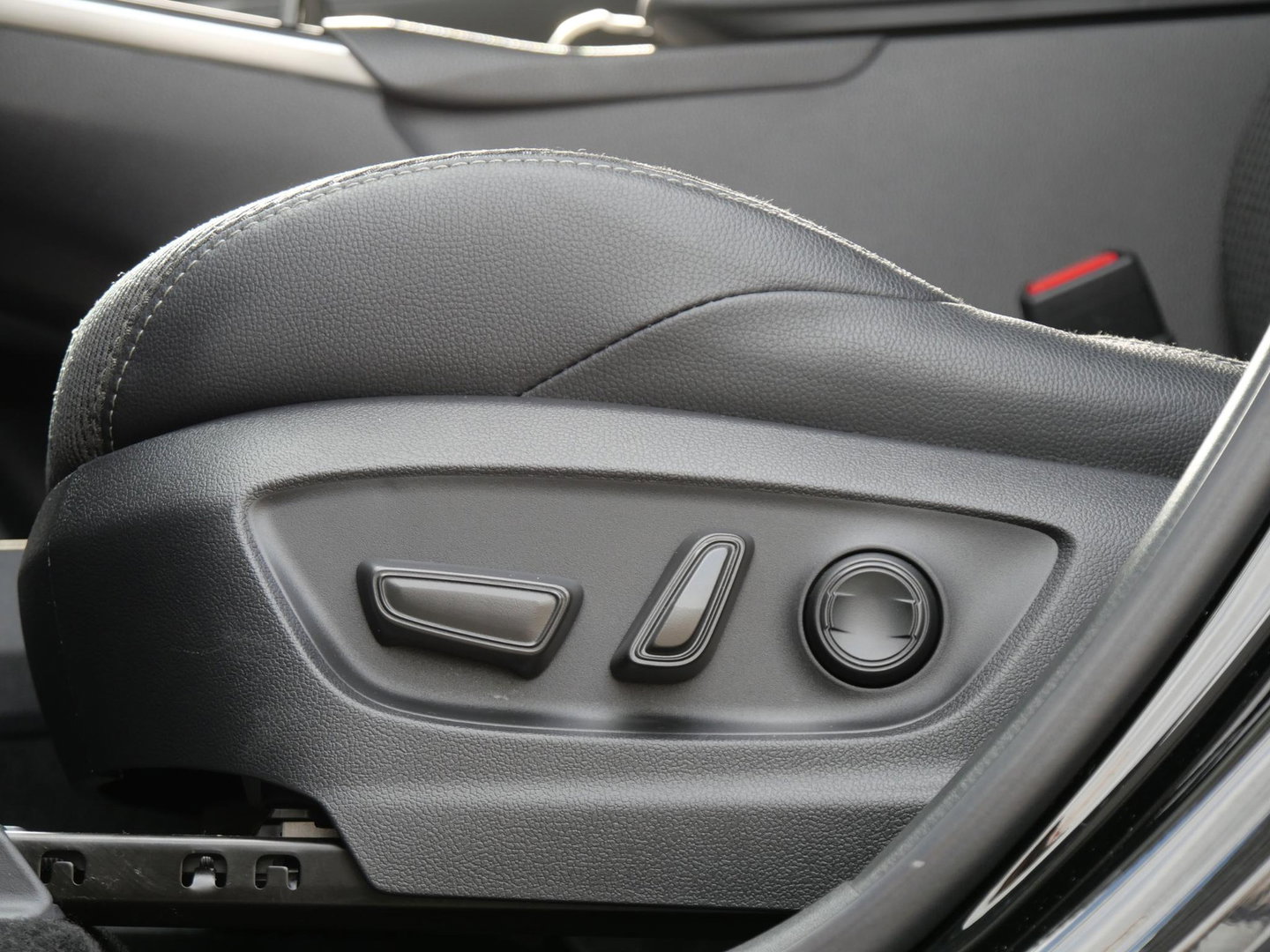 Toyota Bz4x 71kWh/ 360° CAMERA/ ELEKT. KLEP/ HALF LEDEREN INTERIEUR