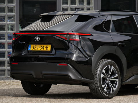 Toyota Bz4x 71kWh/ 360° CAMERA/ ELEKT. KLEP/ HALF LEDEREN INTERIEUR