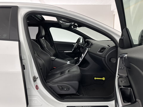 Volvo V60 2.4 D5 Twin Engine Summum Aut. *PANO | LEATHER | ADAPTIVE-CRUISE | XENON | BLIS | MEMORY-PACK | CAMERA | HEATED-COMFORTSEATS | NAVI-FULLMAP | PRIVACY-GLASS | ECC | PDC | 18''ALU | TOWBAR*