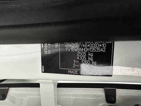 Volvo V60 2.4 D5 Twin Engine Summum Aut. *PANO | LEATHER | ADAPTIVE-CRUISE | XENON | BLIS | MEMORY-PACK | CAMERA | HEATED-COMFORTSEATS | NAVI-FULLMAP | PRIVACY-GLASS | ECC | PDC | 18''ALU | TOWBAR*