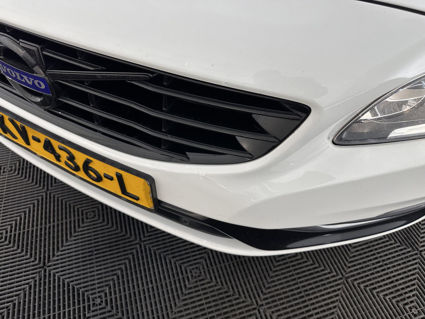 Volvo V60 2.4 D5 Twin Engine Summum Aut. *PANO | LEATHER | ADAPTIVE-CRUISE | XENON | BLIS | MEMORY-PACK | CAMERA | HEATED-COMFORTSEATS | NAVI-FULLMAP | PRIVACY-GLASS | ECC | PDC | 18''ALU | TOWBAR*