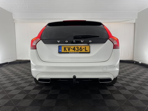 Volvo V60 2.4 D5 Twin Engine Summum Aut. *PANO | LEATHER | ADAPTIVE-CRUISE | XENON | BLIS | MEMORY-PACK | CAMERA | HEATED-COMFORTSEATS | NAVI-FULLMAP | PRIVACY-GLASS | ECC | PDC | 18''ALU | TOWBAR*