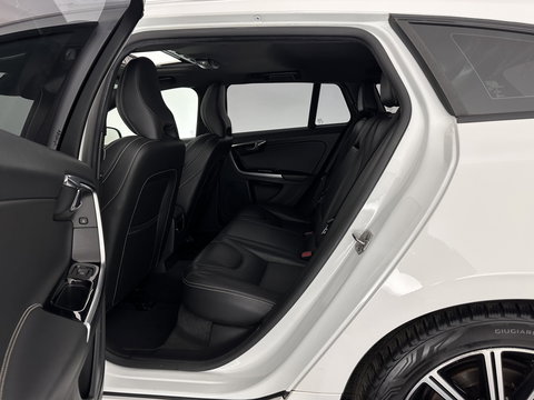 Volvo V60 2.4 D5 Twin Engine Summum Aut. *PANO | LEATHER | ADAPTIVE-CRUISE | XENON | BLIS | MEMORY-PACK | CAMERA | HEATED-COMFORTSEATS | NAVI-FULLMAP | PRIVACY-GLASS | ECC | PDC | 18''ALU | TOWBAR*