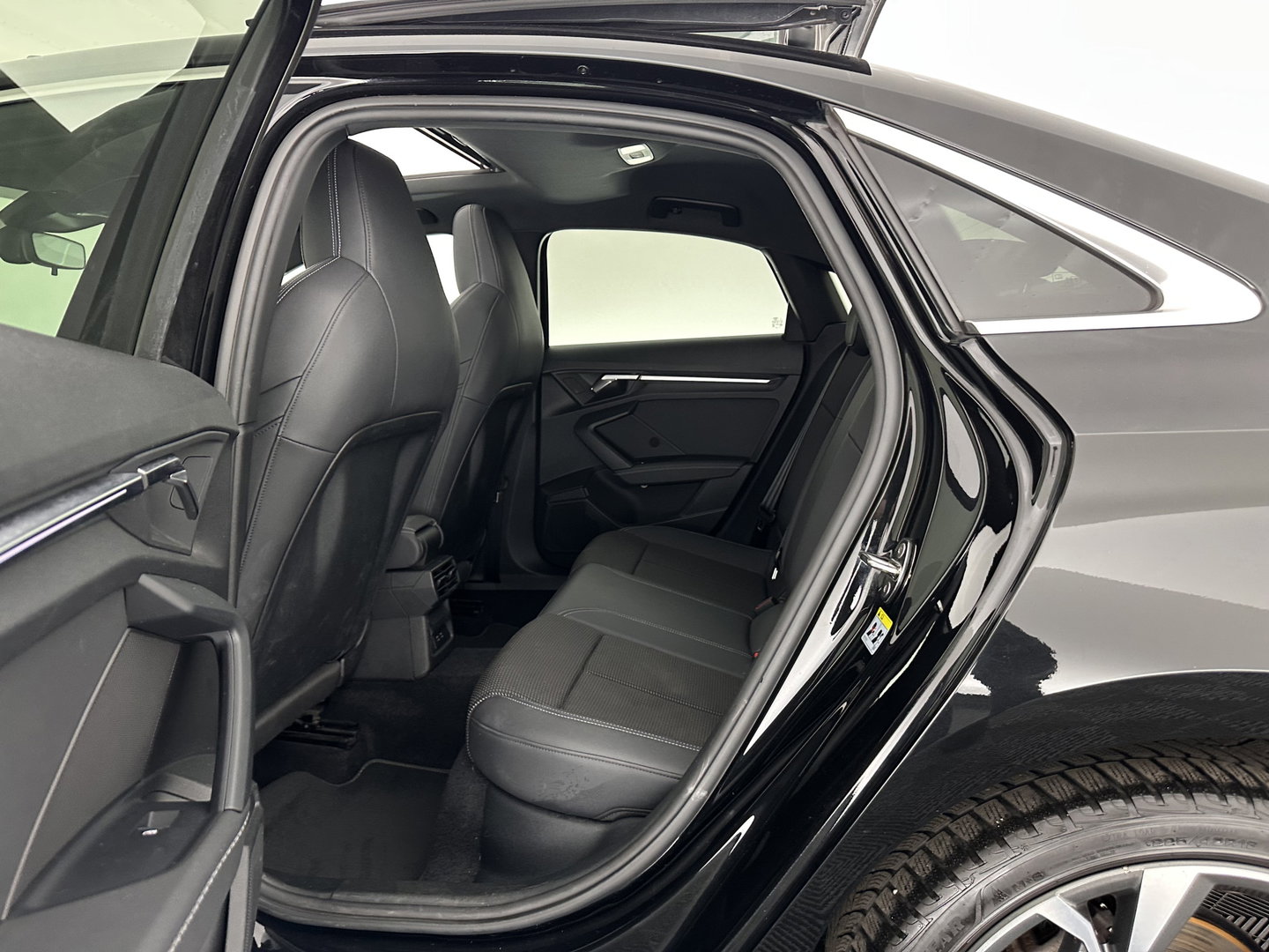 Audi A3 Limousine 30 TFSI S-Line Edition (INCL-BTW) Aut. *PANO | LEATHER-FABRIC | FULL-LED | AMBIENTLIGHT | SPORTSEATS | DIGI-COCKPIT | NAVI-FULLMAP | PRIVACYGLASS | SHIFTPADDLES | DAB+ | CRUISE | KEYLESS | PDC | 18"ALU*