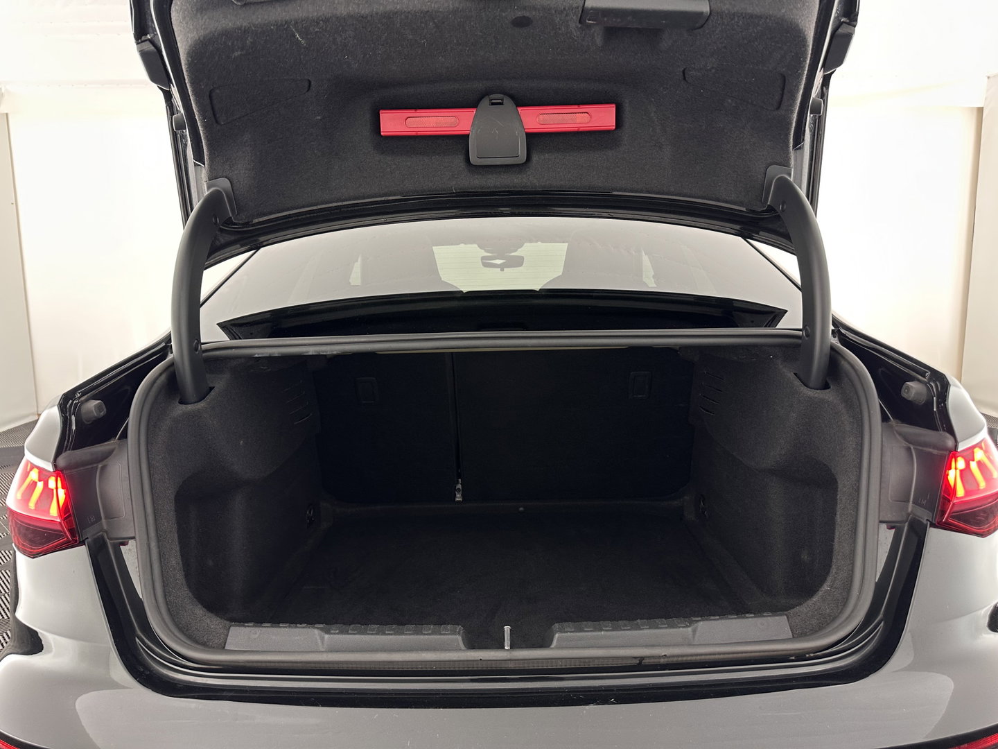 Audi A3 Limousine 30 TFSI S-Line Edition (INCL-BTW) Aut. *PANO | LEATHER-FABRIC | FULL-LED | AMBIENTLIGHT | SPORTSEATS | DIGI-COCKPIT | NAVI-FULLMAP | PRIVACYGLASS | SHIFTPADDLES | DAB+ | CRUISE | KEYLESS | PDC | 18"ALU*