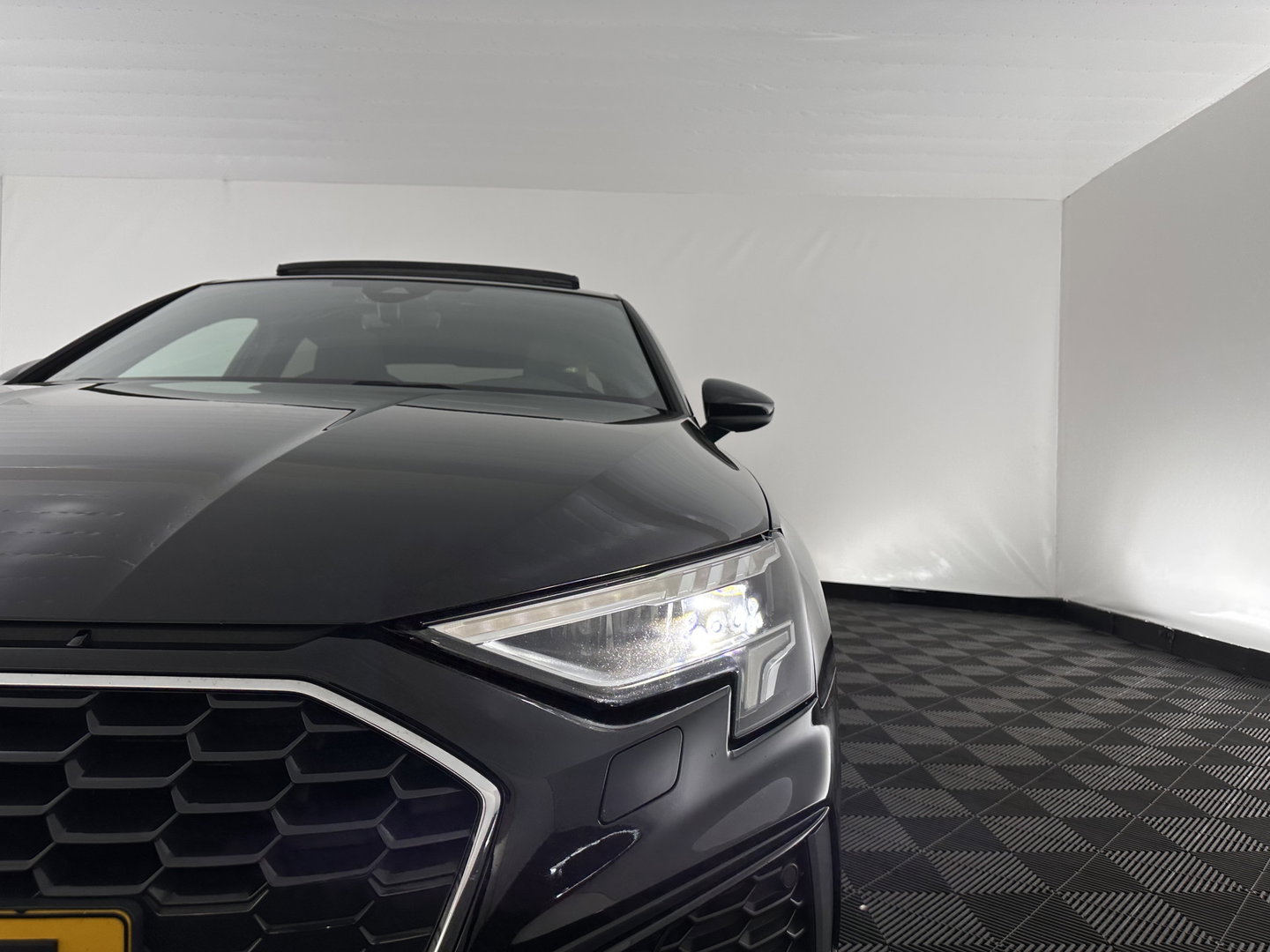 Audi A3 Limousine 30 TFSI S-Line Edition (INCL-BTW) Aut. *PANO | LEATHER-FABRIC | FULL-LED | AMBIENTLIGHT | SPORTSEATS | DIGI-COCKPIT | NAVI-FULLMAP | PRIVACYGLASS | SHIFTPADDLES | DAB+ | CRUISE | KEYLESS | PDC | 18"ALU*