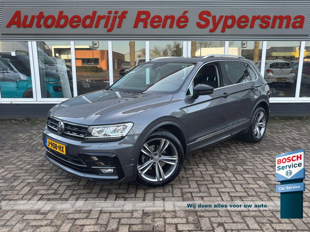 Volkswagen Tiguan - 1.5 TSI ACT Highline Business R | Trekhaak | Pano | Stoelverwarming | Dodehoek Detector