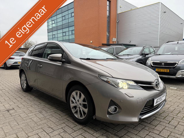 Toyota Auris - 1.6 Benzine | Trekhaak | Pano | Camera | Xenon