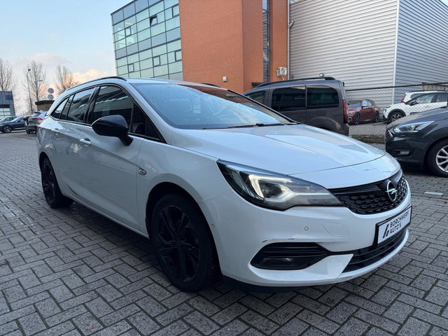 Opel Astra - Sports Tourer 1.2 Benzine Black Edition Trekhaak