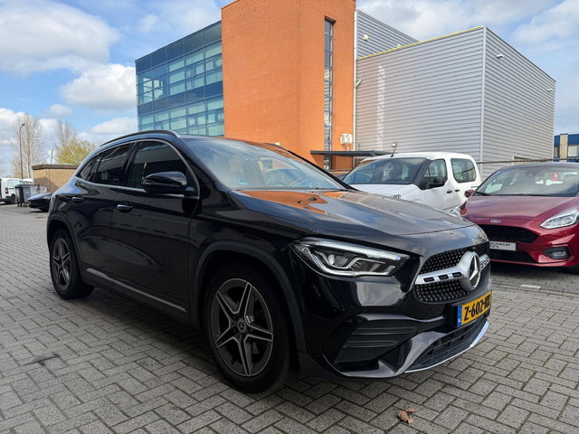 Mercedes-Benz GLA - 200 AMG Line Automaat | PDC | Navi | Camera