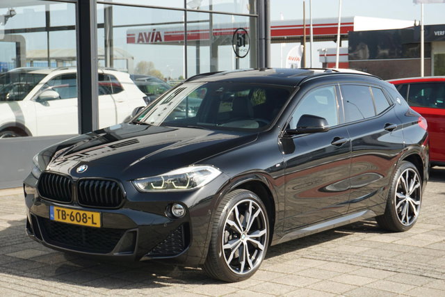 BMW X2 - 2.0i xDrive High Executive | PANO | trekhaak | ACC