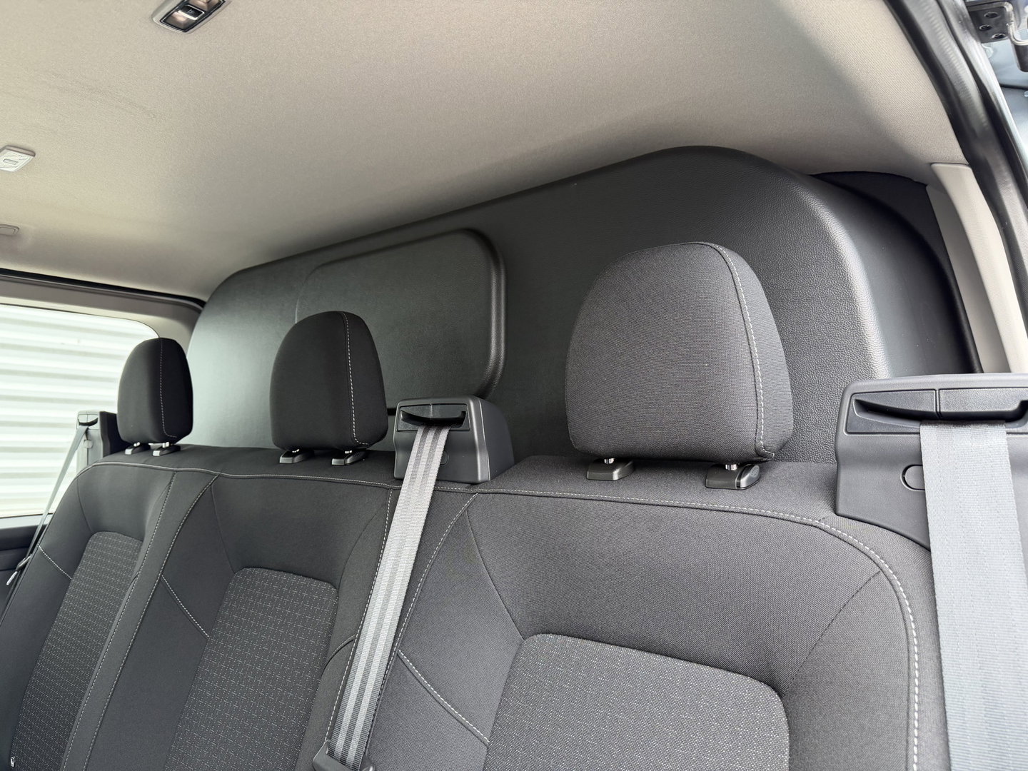 Ford Transit Custom 320 2.0 TDCI L2H1 Trend originele Ford dubbel cabine affabriek / prijs rijklaar € 39.950 ex btw / lease vanaf € 652 / dubbele schuifdeur / NIEUWE bus / BPM vrij !