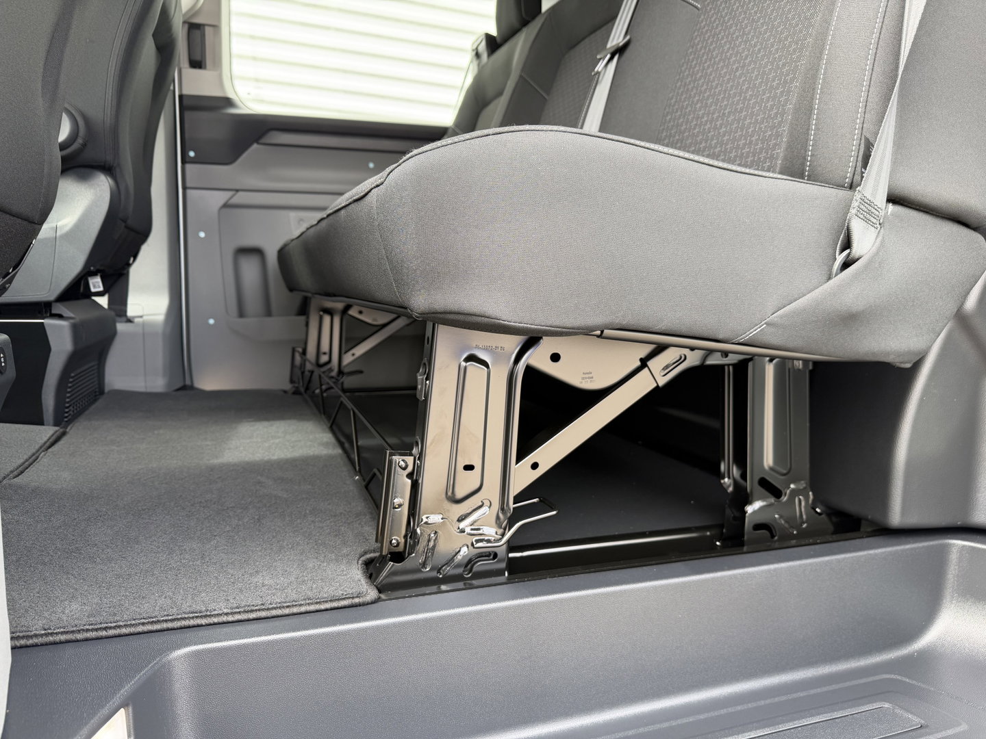 Ford Transit Custom 320 2.0 TDCI L2H1 Trend originele Ford dubbel cabine affabriek / prijs rijklaar € 39.950 ex btw / lease vanaf € 652 / dubbele schuifdeur / NIEUWE bus / BPM vrij !