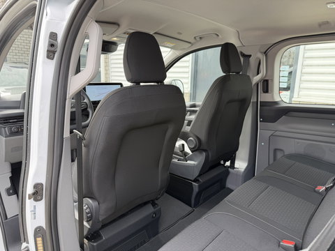 Ford Transit Custom 320 2.0 TDCI L2H1 Trend originele Ford dubbel cabine affabriek / prijs rijklaar € 39.950 ex btw / lease vanaf € 652 / dubbele schuifdeur / NIEUWE bus / BPM vrij !