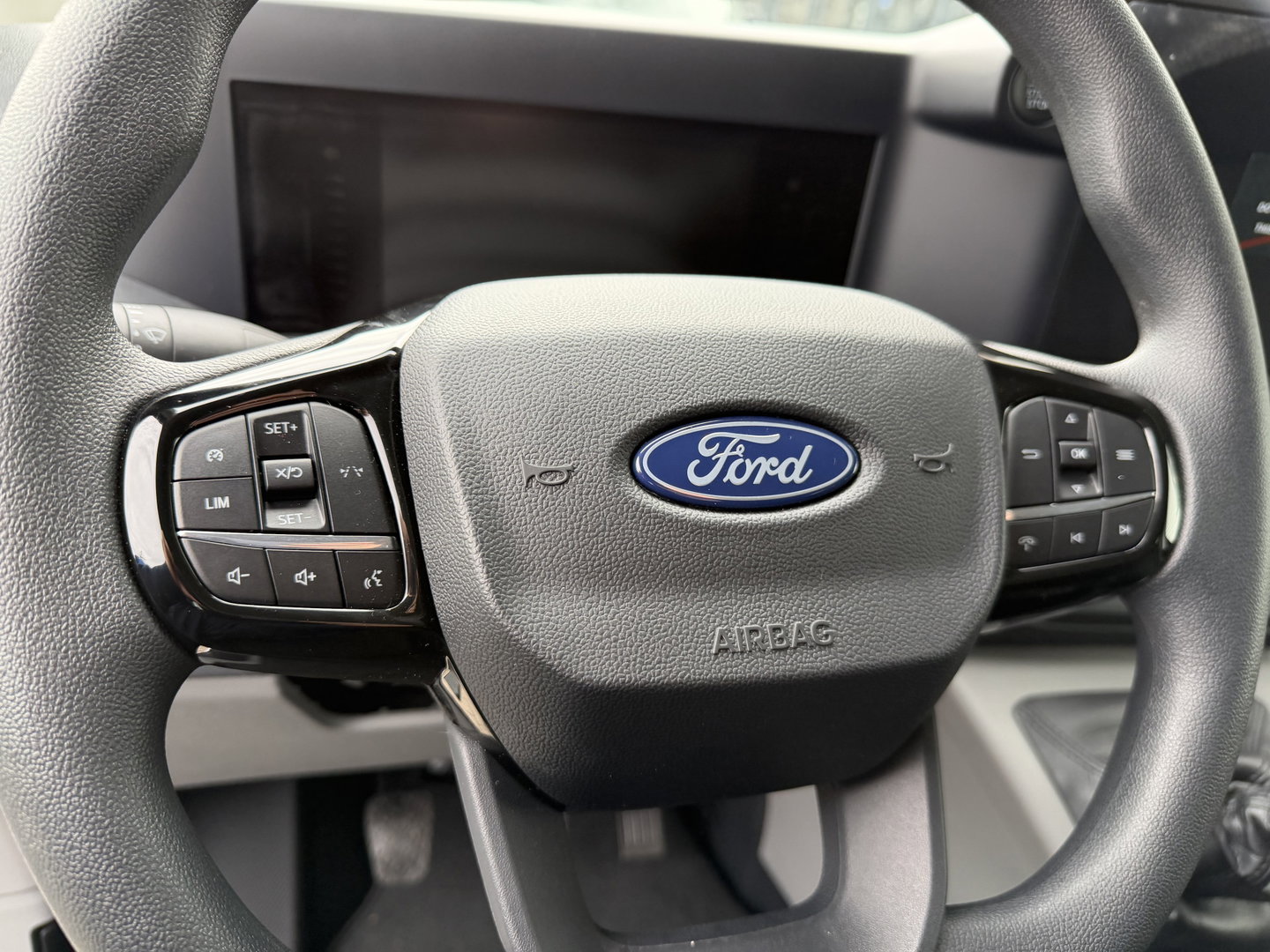 Ford Transit Custom 320 2.0 TDCI L2H1 Trend originele Ford dubbel cabine affabriek / prijs rijklaar € 39.950 ex btw / lease vanaf € 652 / dubbele schuifdeur / NIEUWE bus / BPM vrij !