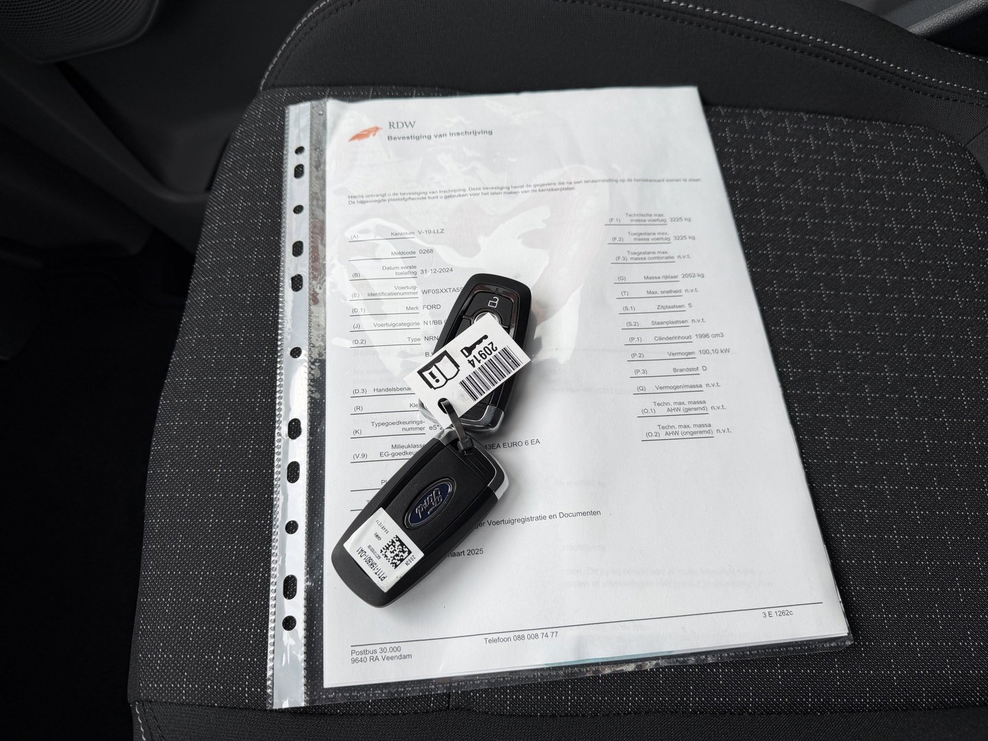 Ford Transit Custom 320 2.0 TDCI L2H1 Trend originele Ford dubbel cabine affabriek / prijs rijklaar € 39.950 ex btw / lease vanaf € 652 / dubbele schuifdeur / NIEUWE bus / BPM vrij !