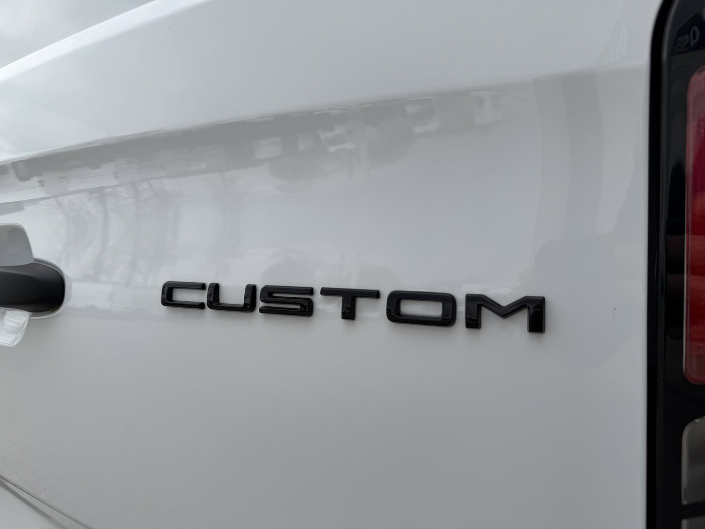 Ford Transit Custom 320 2.0 TDCI L2H1 Trend originele Ford dubbel cabine affabriek / prijs rijklaar € 39.950 ex btw / lease vanaf € 652 / dubbele schuifdeur / NIEUWE bus / BPM vrij !