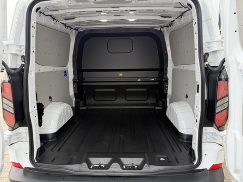 Ford Transit Custom 320 2.0 TDCI L2H1 Trend originele Ford dubbel cabine affabriek / prijs rijklaar € 39.950 ex btw / lease vanaf € 652 / dubbele schuifdeur / NIEUWE bus / BPM vrij !