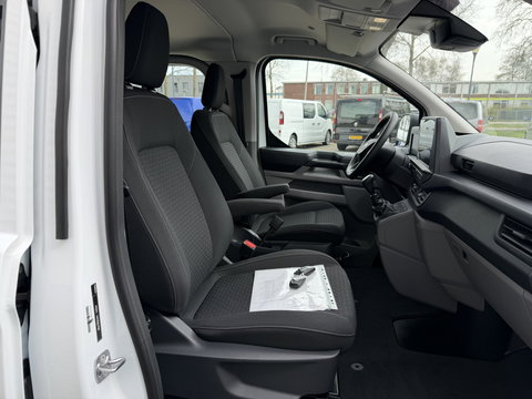 Ford Transit Custom 320 2.0 TDCI L2H1 Trend originele Ford dubbel cabine affabriek / prijs rijklaar € 39.950 ex btw / lease vanaf € 652 / dubbele schuifdeur / NIEUWE bus / BPM vrij !