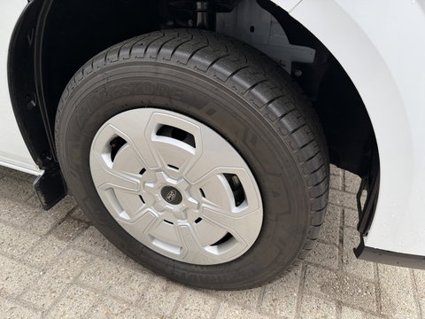 Ford Transit Custom 320 2.0 TDCI L2H1 Trend originele Ford dubbel cabine affabriek / prijs rijklaar € 39.950 ex btw / lease vanaf € 652 / dubbele schuifdeur / NIEUWE bus / BPM vrij !