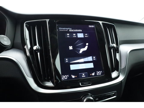 Volvo V60 2.0 B4 Momentum Business | ACC | Trekhaak | Carplay | stoel verwarming |