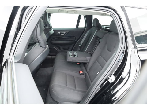 Volvo V60 2.0 B4 Momentum Business | ACC | Trekhaak | Carplay | stoel verwarming |