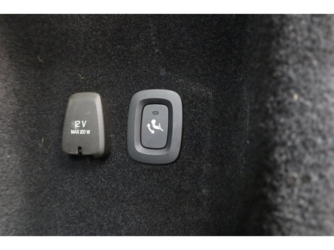 Volvo V60 2.0 B4 Momentum Business | ACC | Trekhaak | Carplay | stoel verwarming |