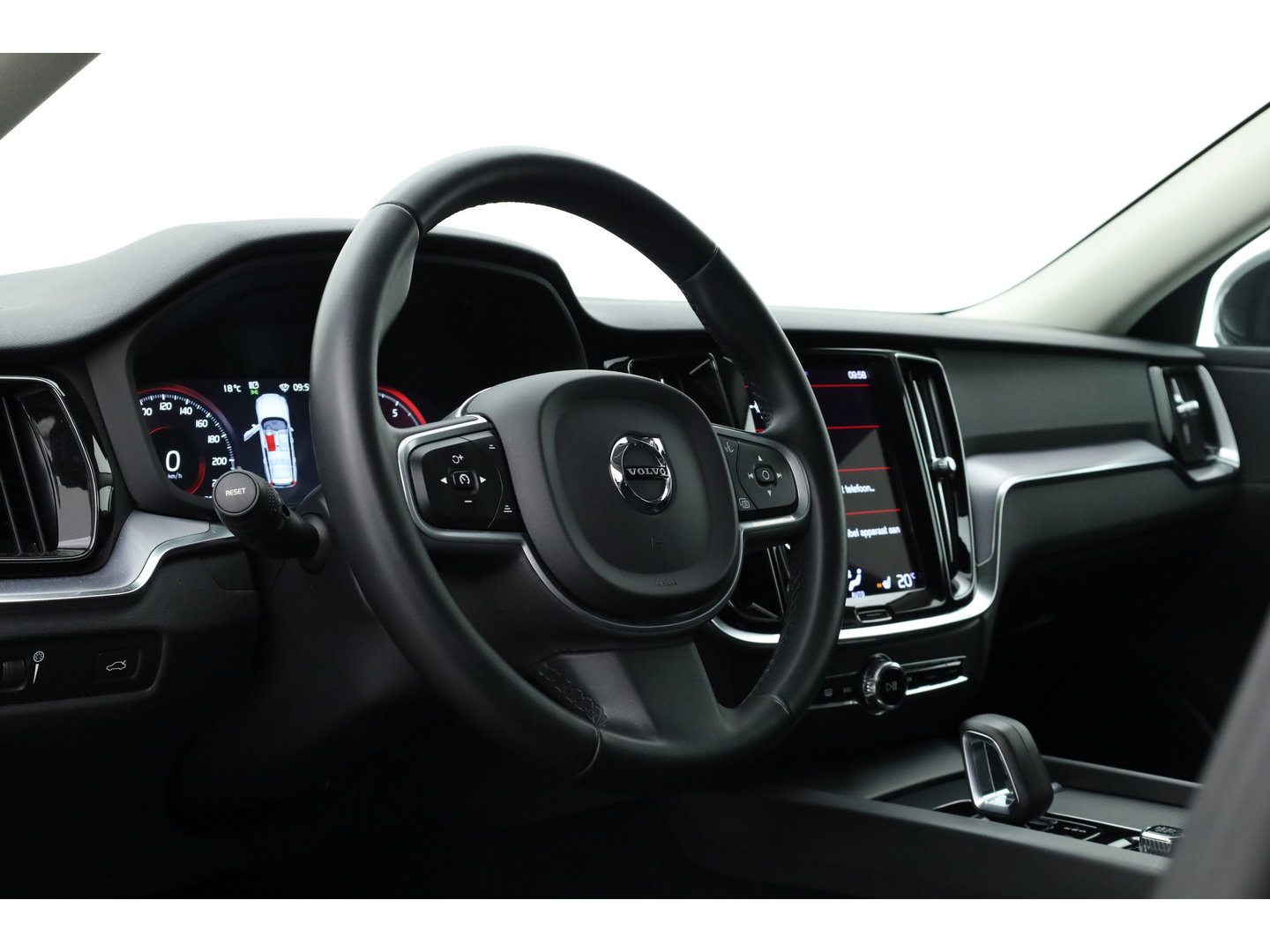 Volvo V60 2.0 B4 Momentum Business | ACC | Trekhaak | Carplay | stoel verwarming |