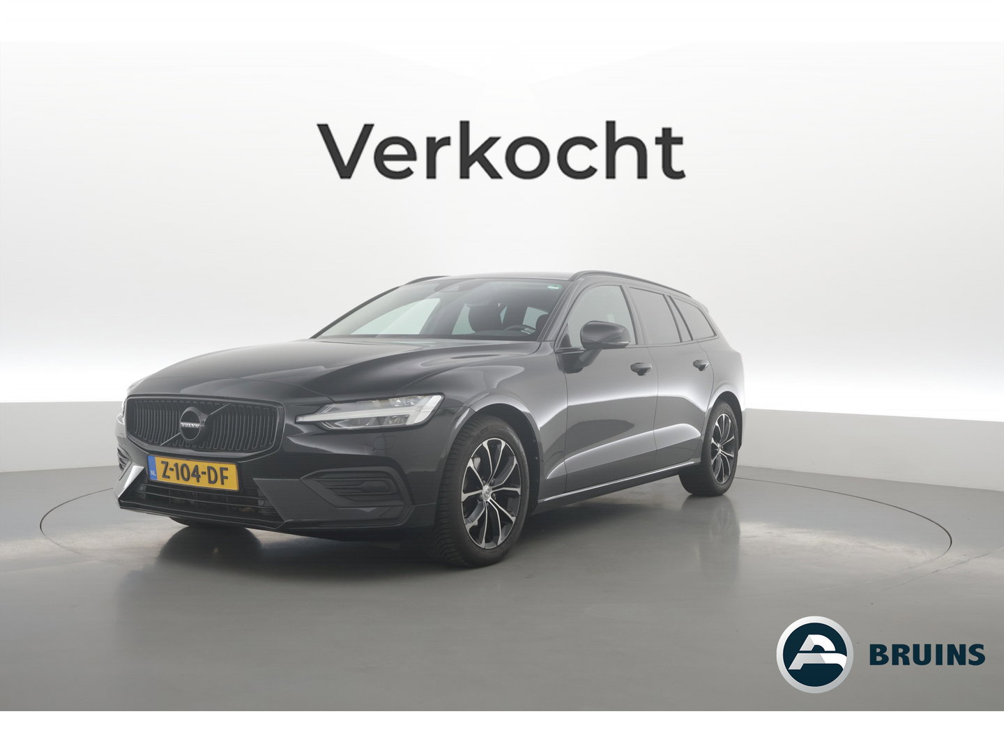 Volvo V60 2.0 B4 Momentum Business | ACC | Trekhaak | Carplay | stoel verwarming |
