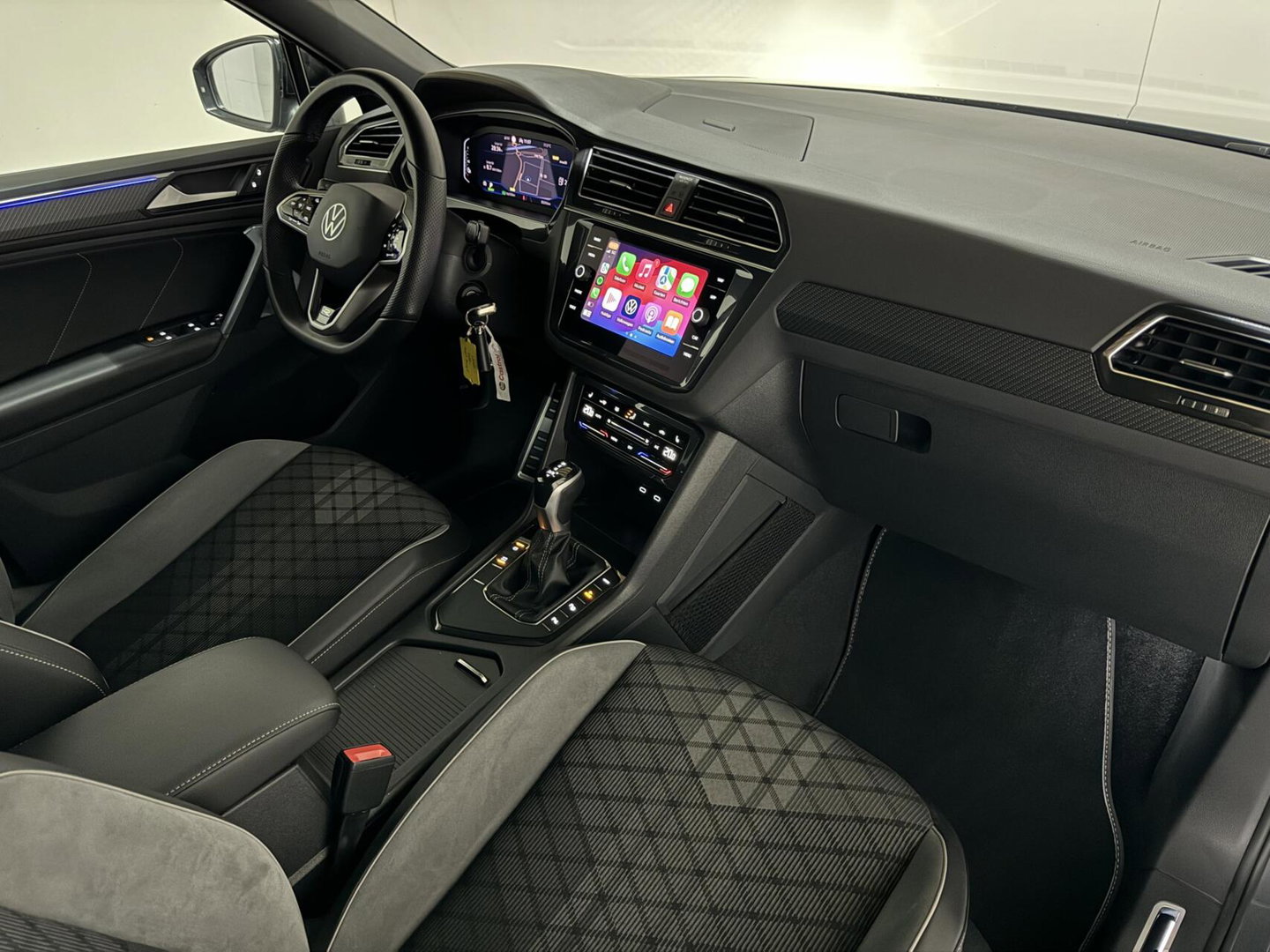 Volkswagen Tiguan 1.4 TSI eHybrid Black Style R-Line Pano Sfeer Trekh.