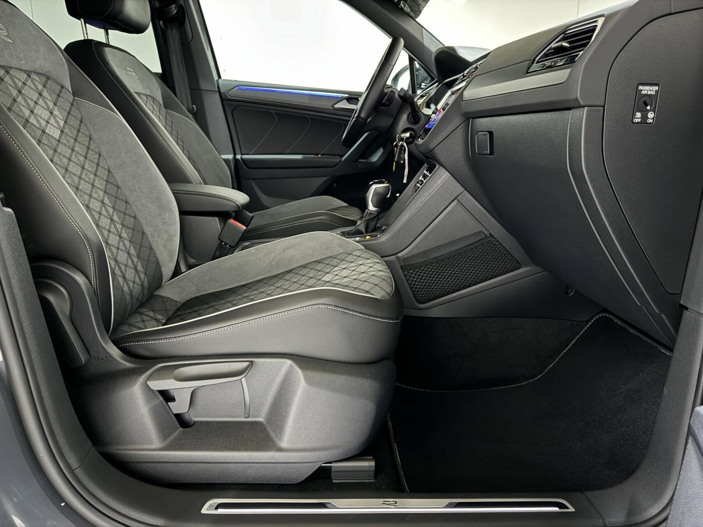 Volkswagen Tiguan 1.4 TSI eHybrid Black Style R-Line Pano Sfeer Trekh.