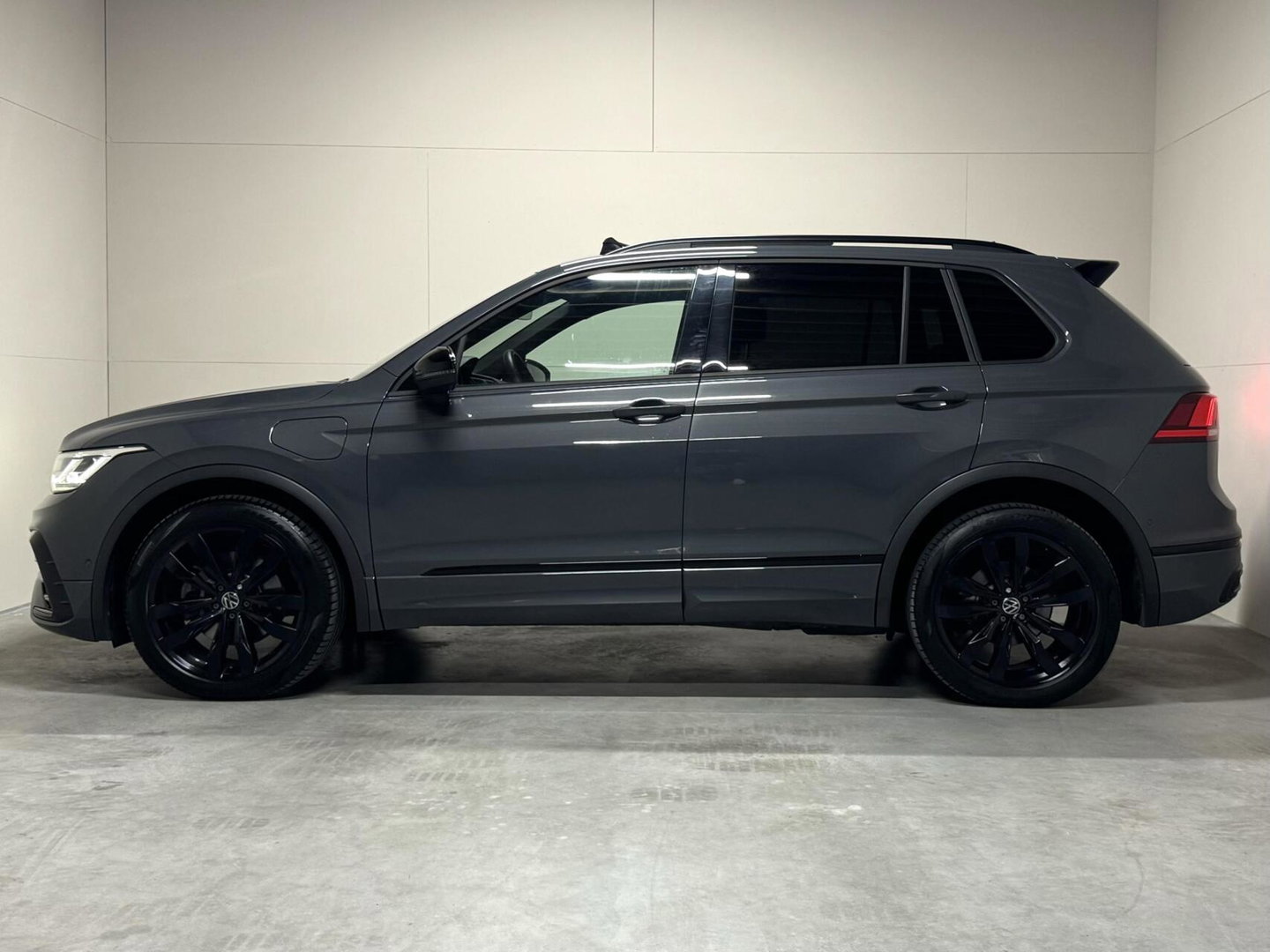 Volkswagen Tiguan 1.4 TSI eHybrid Black Style R-Line Pano Sfeer Trekh.