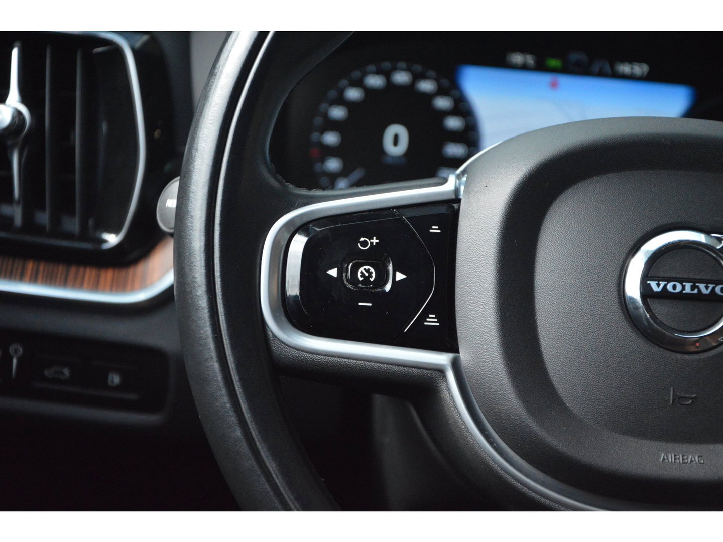 Volvo V60 T6 Hybride AWD Inscription | Adaptive Cruise | Panoramdak | 360° Camera | Stoel + Stuur Verwarmd |