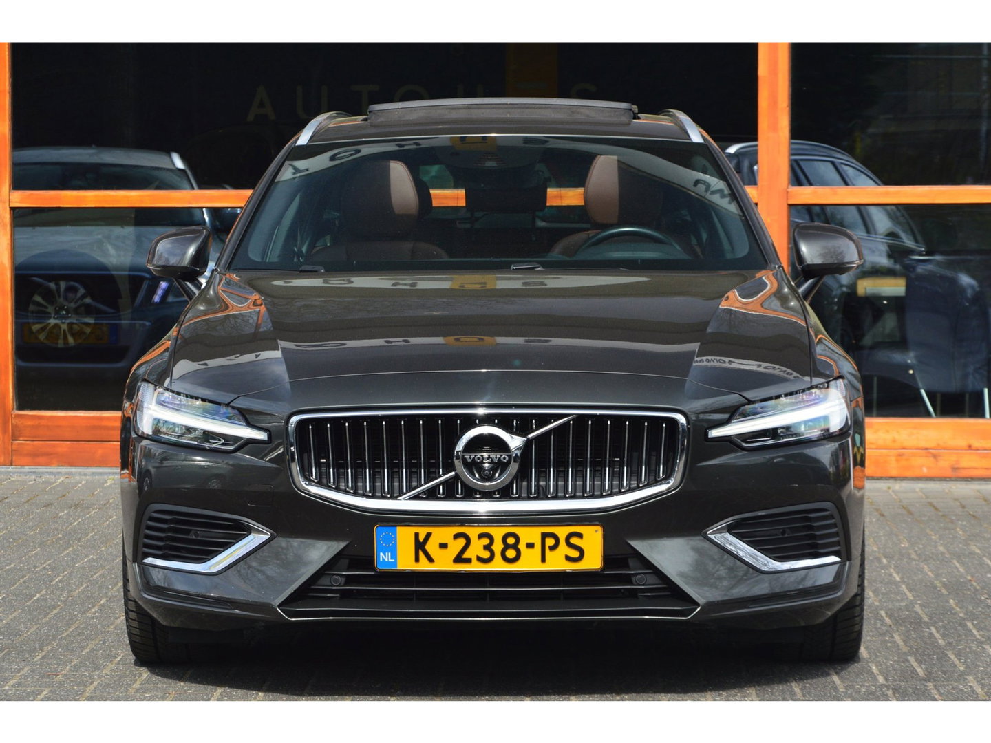 Volvo V60 T6 Hybride AWD Inscription | Adaptive Cruise | Panoramdak | 360° Camera | Stoel + Stuur Verwarmd |