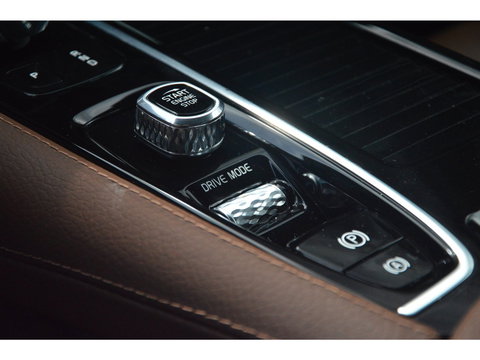 Volvo V60 T6 Hybride AWD Inscription | Adaptive Cruise | Panoramdak | 360° Camera | Stoel + Stuur Verwarmd |