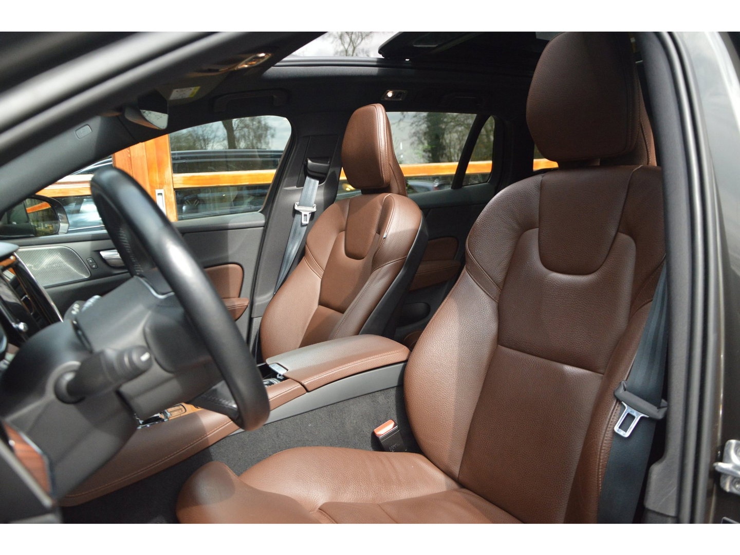 Volvo V60 T6 Hybride AWD Inscription | Adaptive Cruise | Panoramdak | 360° Camera | Stoel + Stuur Verwarmd |