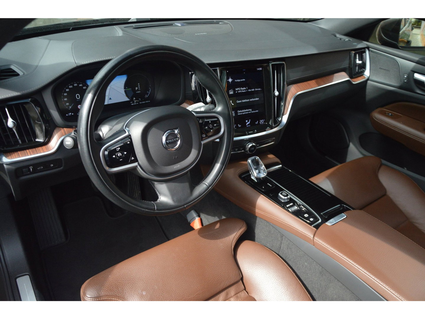 Volvo V60 T6 Hybride AWD Inscription | Adaptive Cruise | Panoramdak | 360° Camera | Stoel + Stuur Verwarmd |