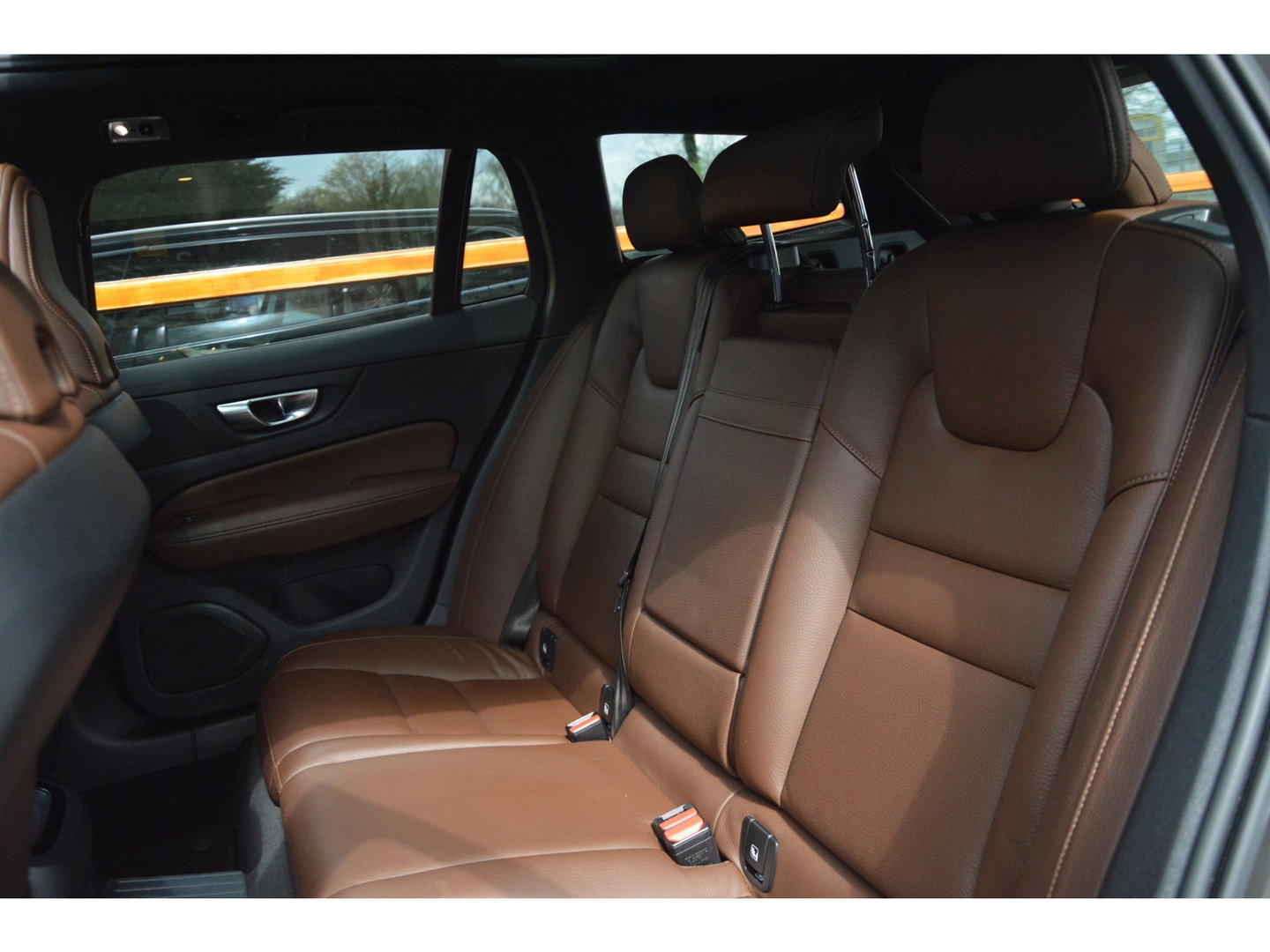 Volvo V60 T6 Hybride AWD Inscription | Adaptive Cruise | Panoramdak | 360° Camera | Stoel + Stuur Verwarmd |