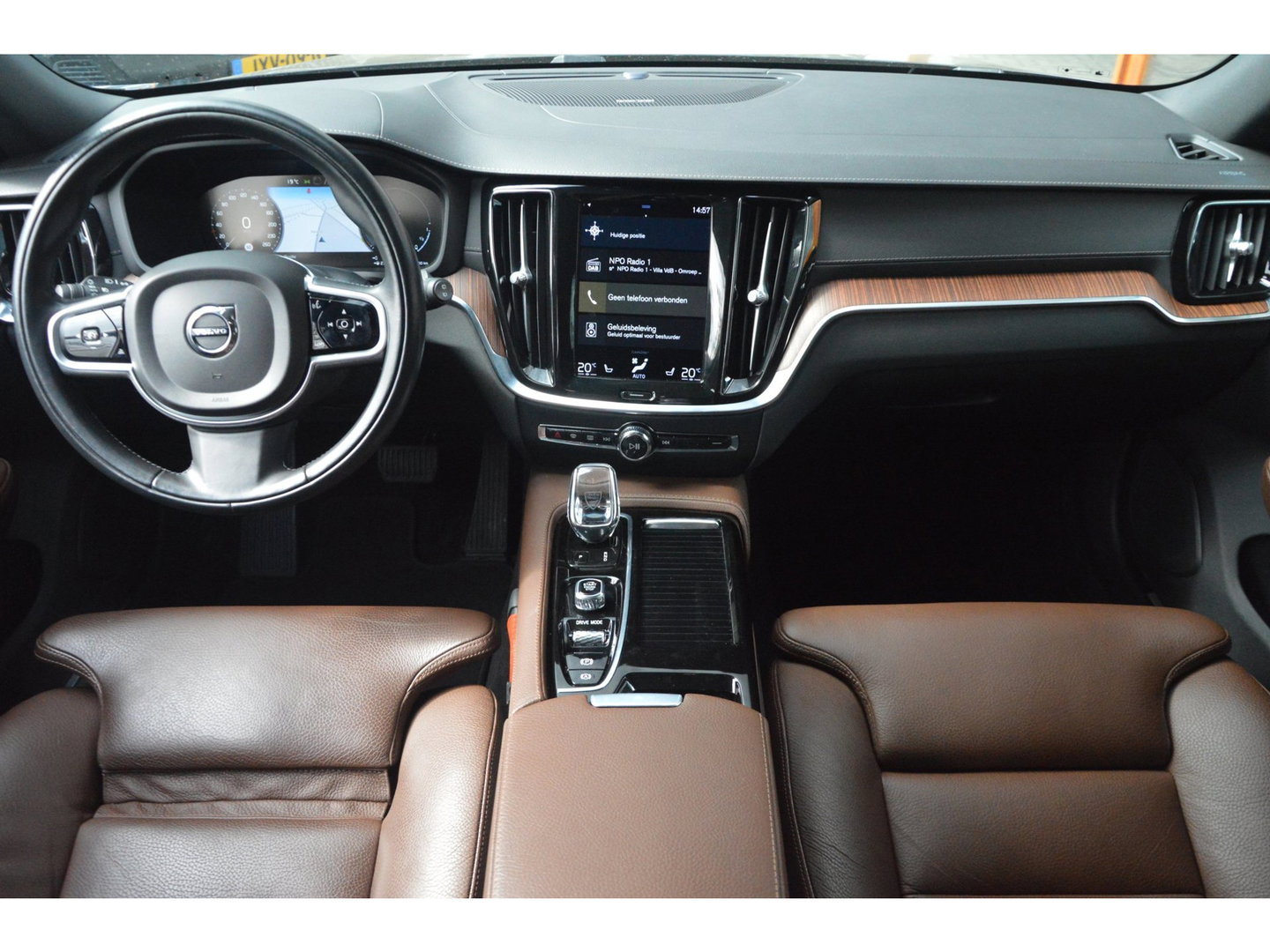 Volvo V60 T6 Hybride AWD Inscription | Adaptive Cruise | Panoramdak | 360° Camera | Stoel + Stuur Verwarmd |