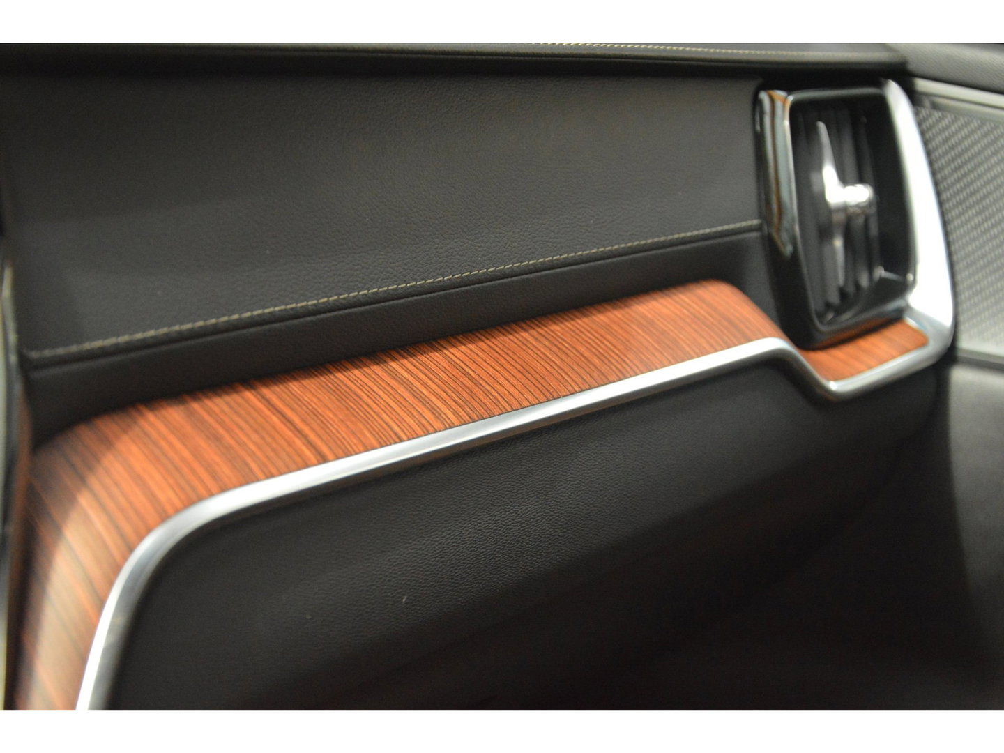 Volvo V60 T6 Hybride AWD Inscription | Adaptive Cruise | Panoramdak | 360° Camera | Stoel + Stuur Verwarmd |